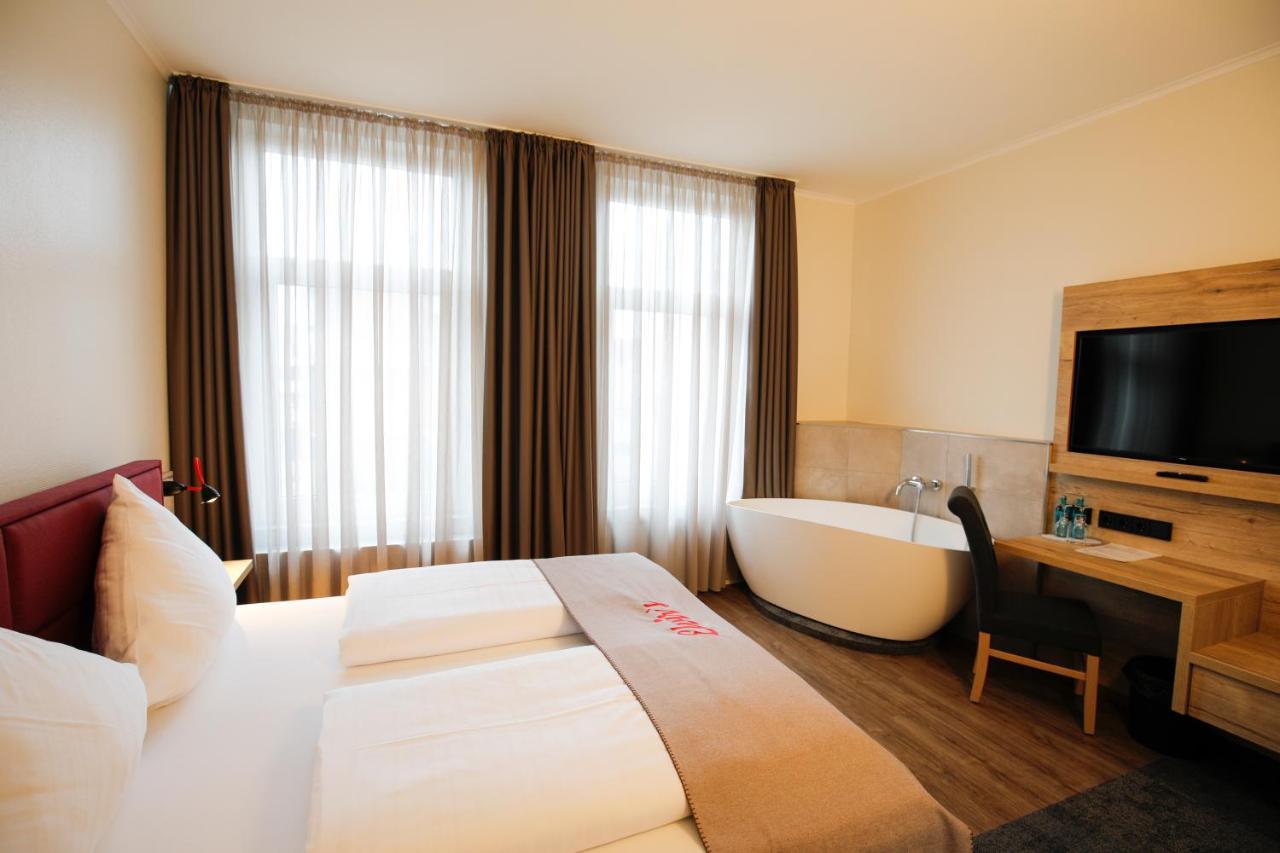 ווסטרשטדה Hotel Restaurant Zur Linde מראה חיצוני תמונה